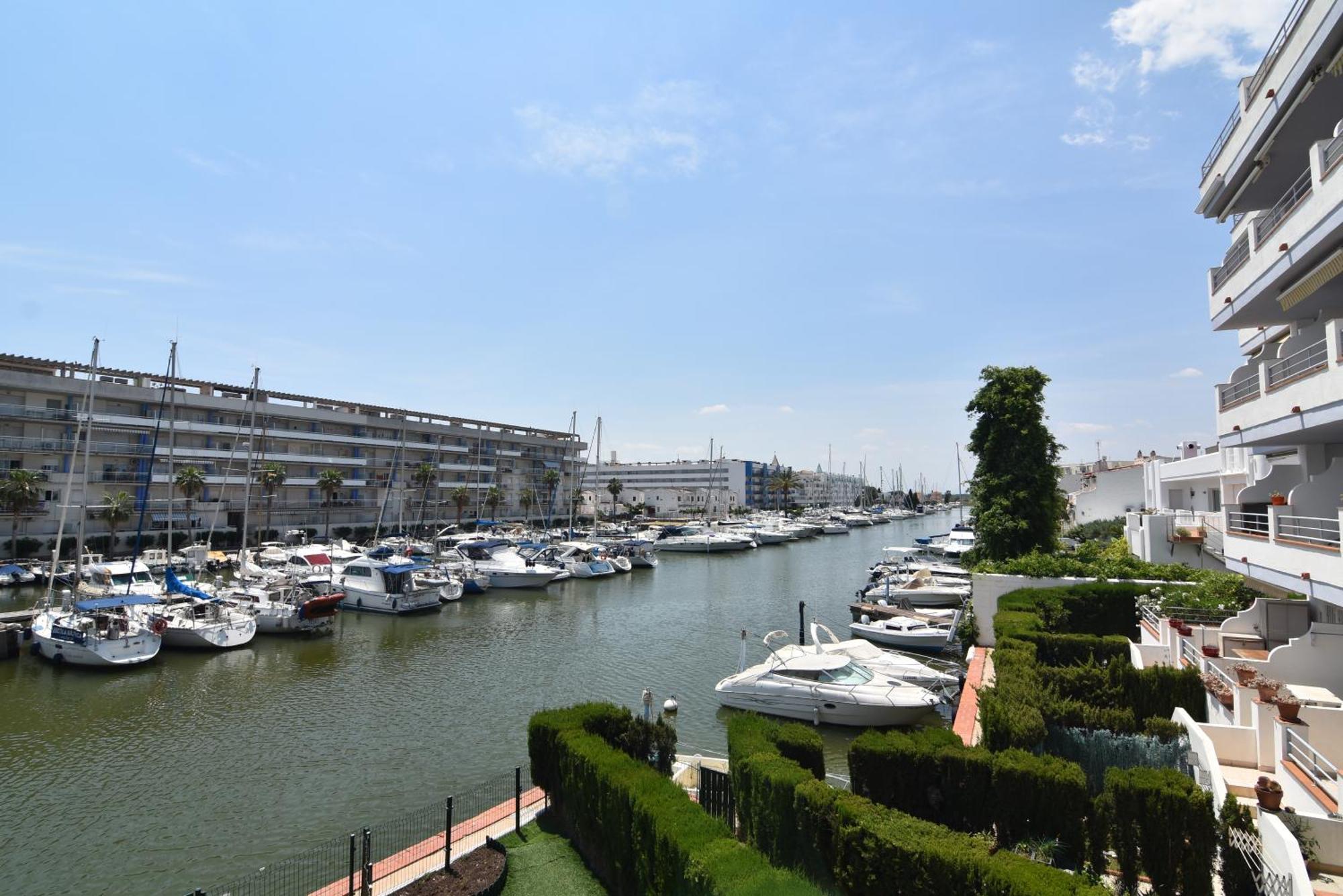 Rnet - 1-6 Puerto Madeira Canal View *