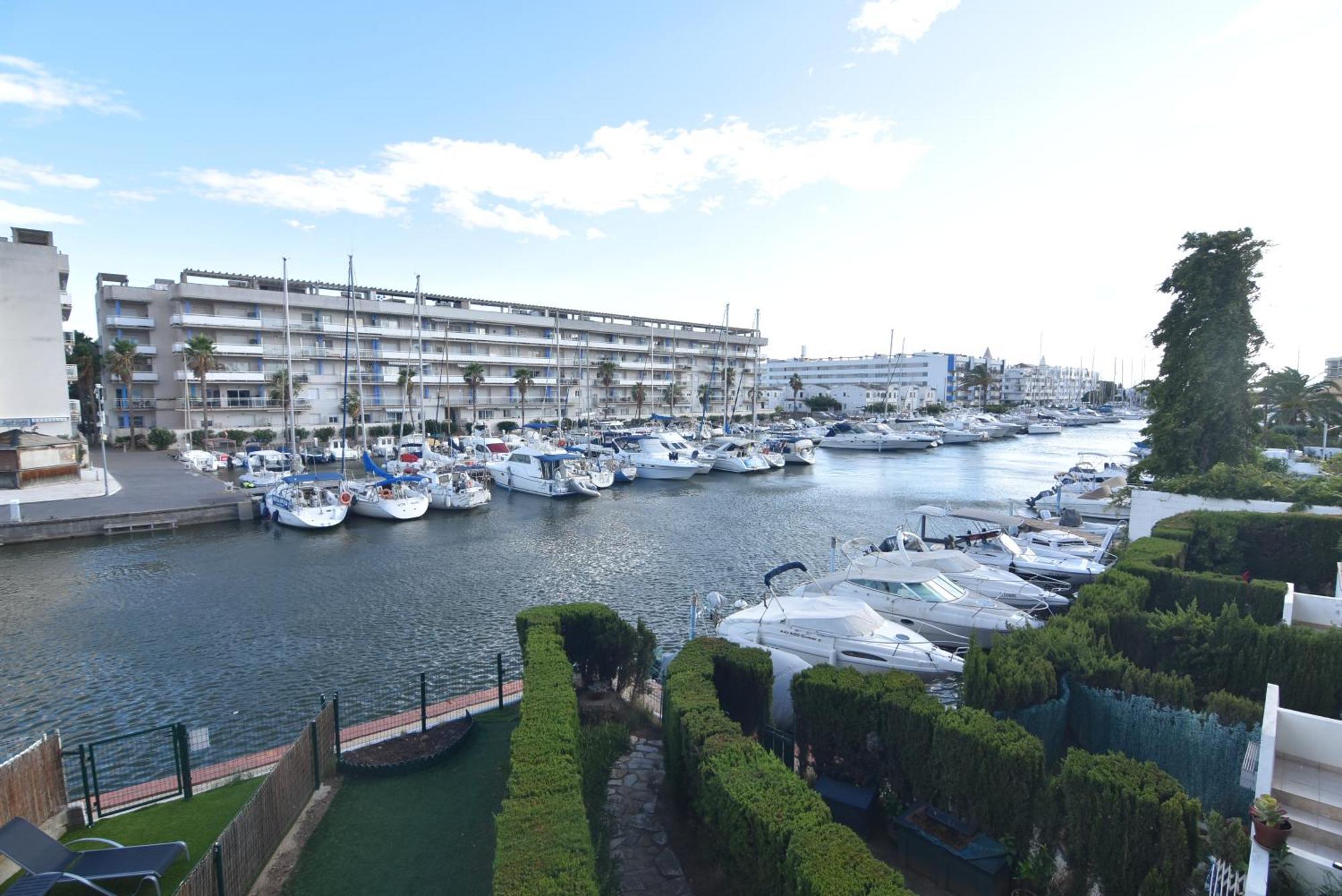 Rnet - 1-6 Puerto Madeira Canal View